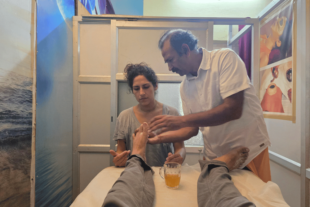Ayurveda Shirodhara session